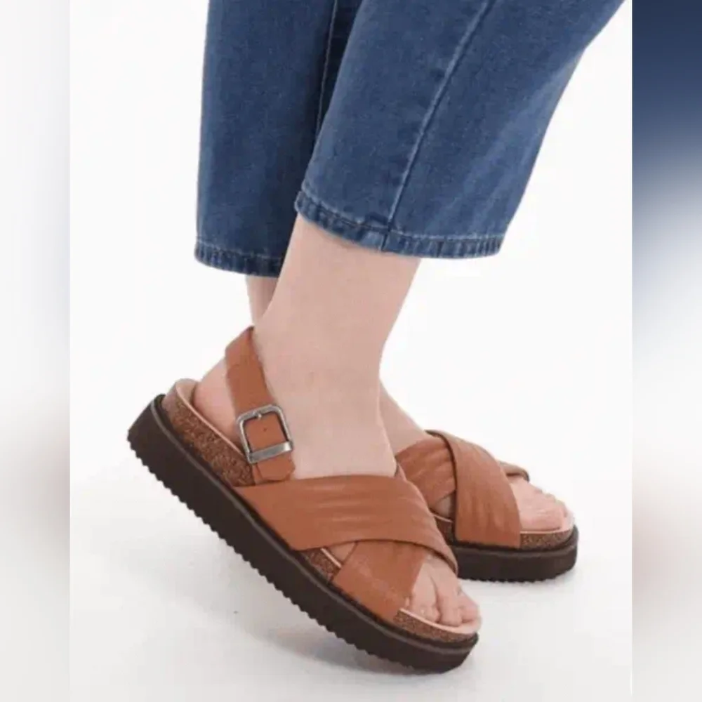Leather Sutton Footbed Sandals -NWB - Picture 2 of 8